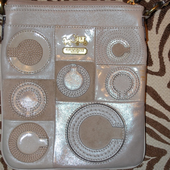 EUC Coach small crossbody purse. - Picture 1 of 5